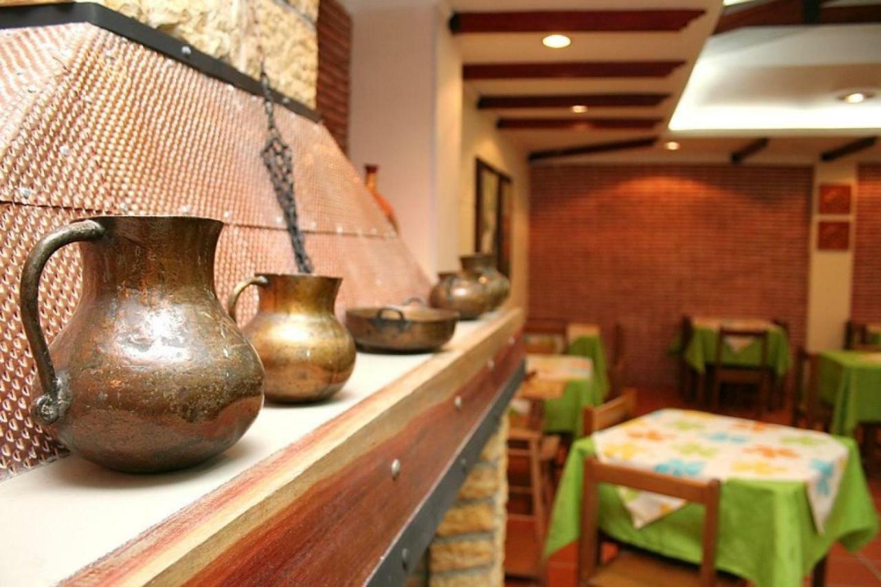 Casa Madrigal Hotel Pasto Bagian luar foto